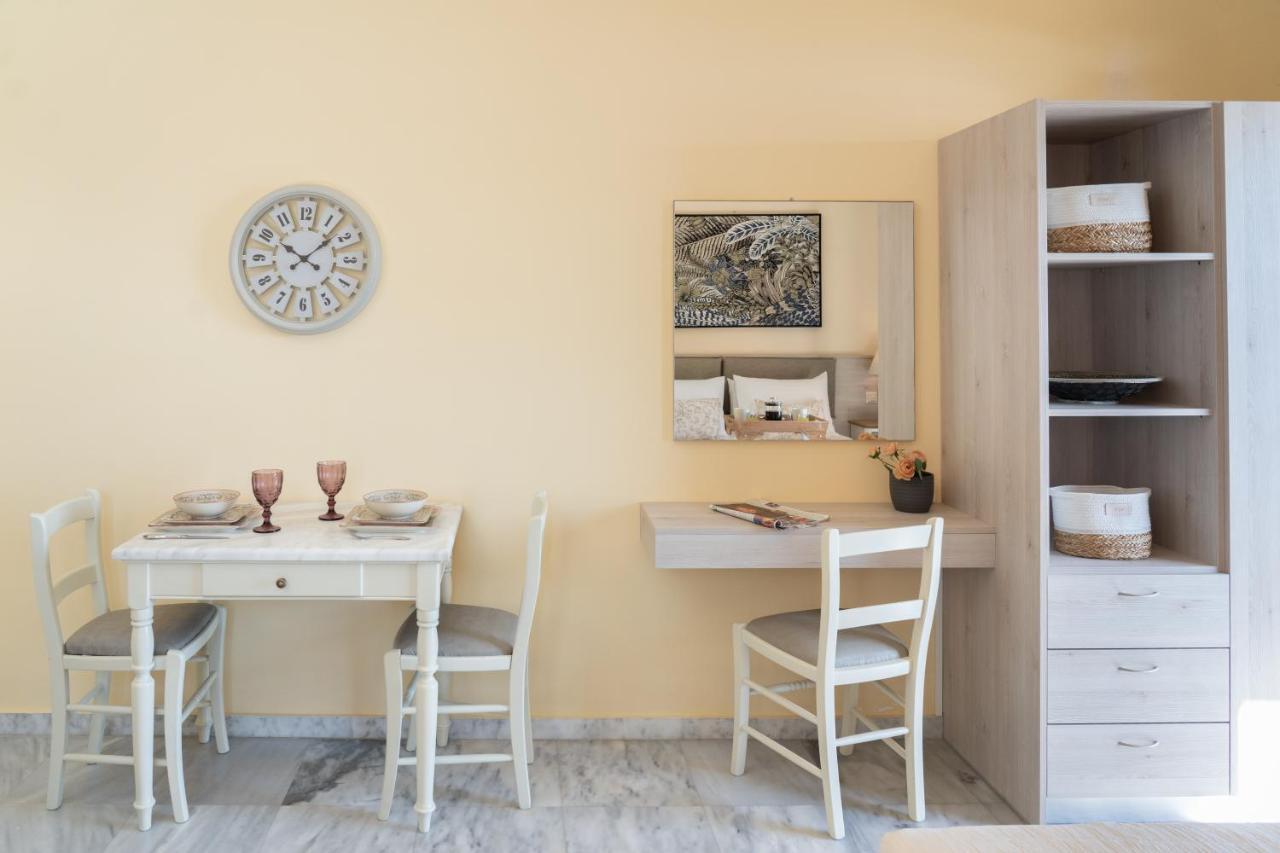 Karavádhos Aloe Studios, Waterfront Accommodation מראה חיצוני תמונה
